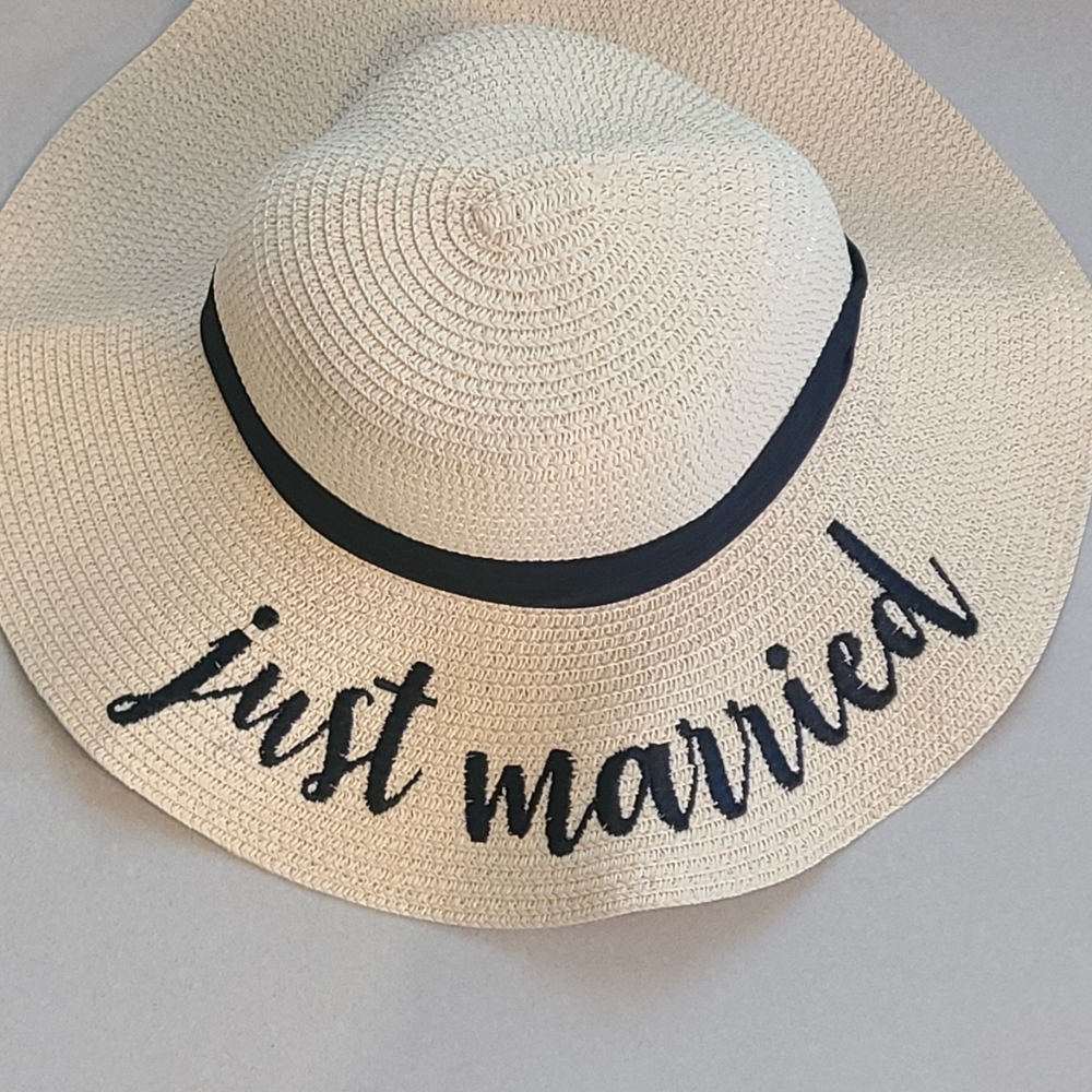 Just Married Straw Hat - Picture 6 of 6